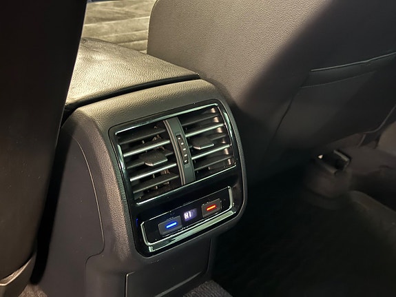 Volkswagen Passat 21 of 27