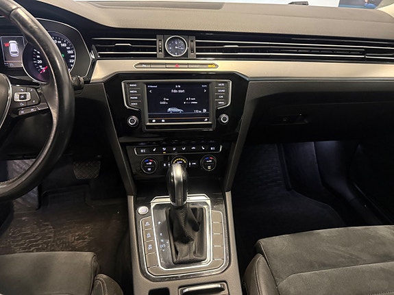 Volkswagen Passat 16 of 27