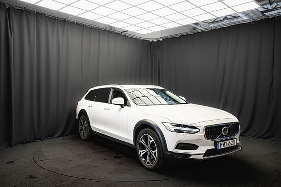 Volvo V90 Cross Country 4 of 5