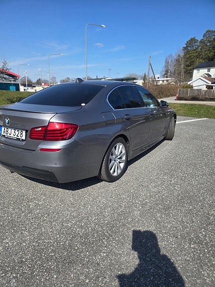 BMW 520d 4 of 5