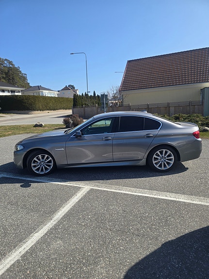 BMW 520d 2 of 5