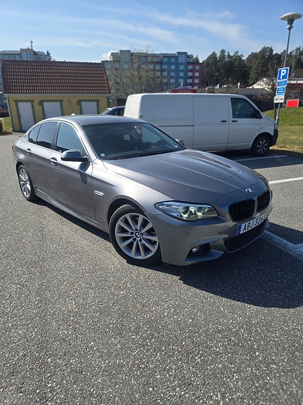 BMW 520d 3 of 5