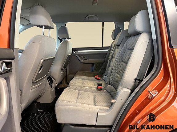 Volkswagen Touran 11 of 14