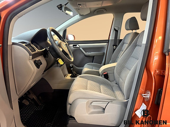 Volkswagen Touran 8 of 14