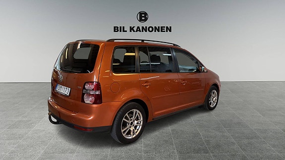 Volkswagen Touran 5 of 5