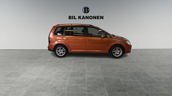 Volkswagen Touran 6 of 14