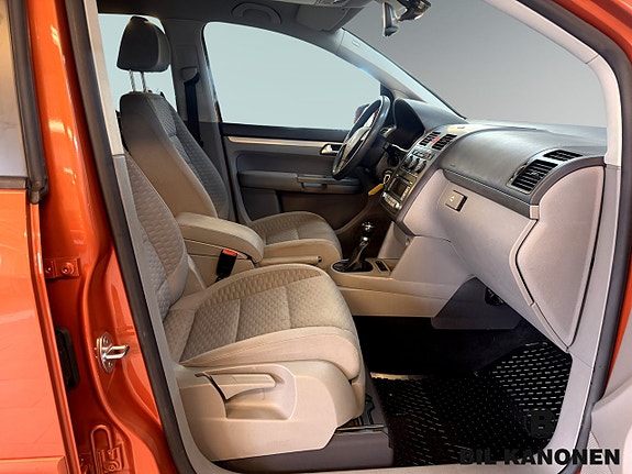 Volkswagen Touran 9 of 14