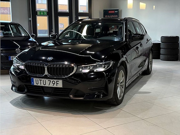 BMW 330e