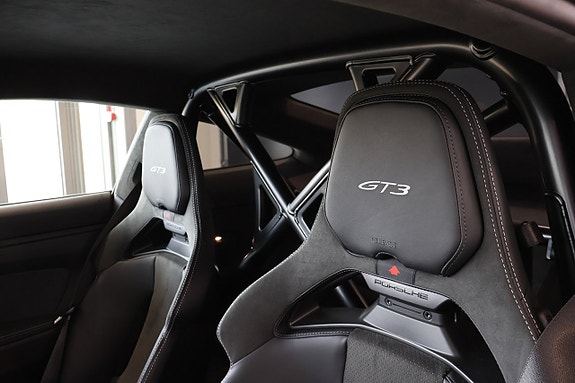 Porsche 911 GT3 13 of 20