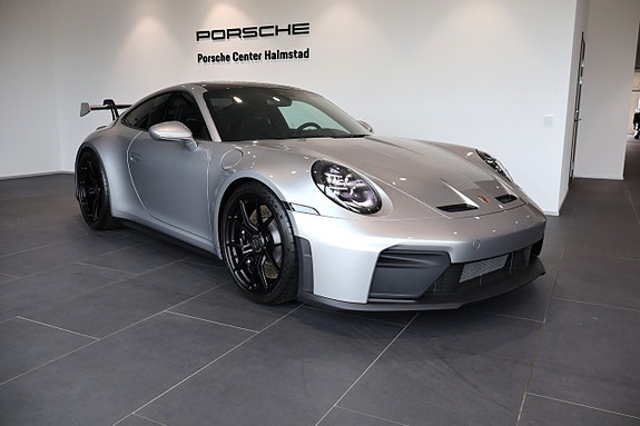 Porsche 911 GT3 3 of 5