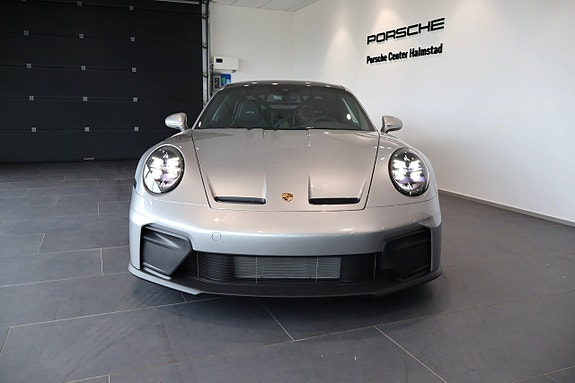 Porsche 911 GT3 2 of 5