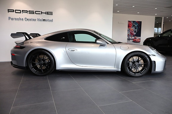 Porsche 911 GT3 4 of 5