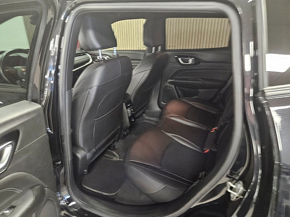 Jeep Compass 8 of 11