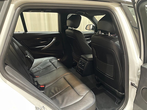 BMW 320 11 of 26
