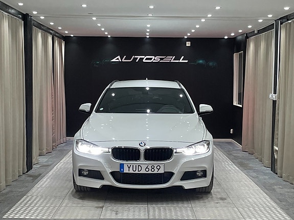 BMW 320 2 of 5