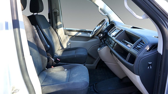 Volkswagen Transporter 15 of 27