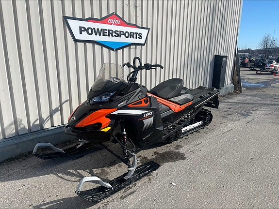 Lynx Xterrain STD 3700 600 Efi Moms! 2 of 4