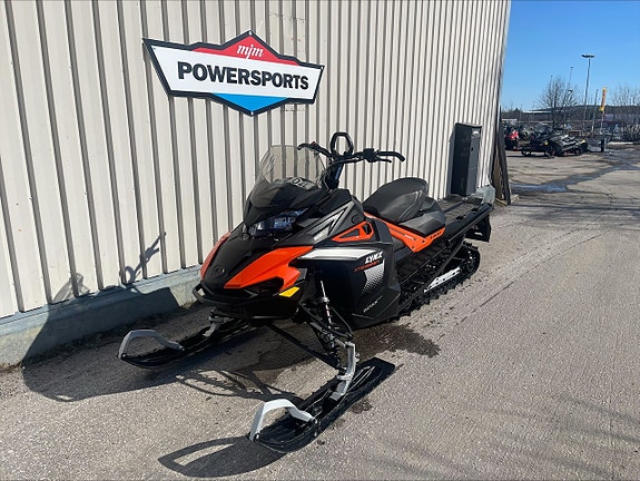 Lynx Xterrain STD 3700 600 Efi Moms! 2 of 4