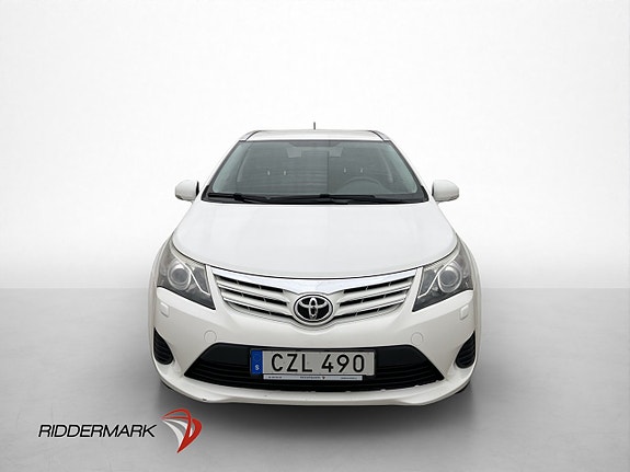 Toyota Avensis 2 of 5