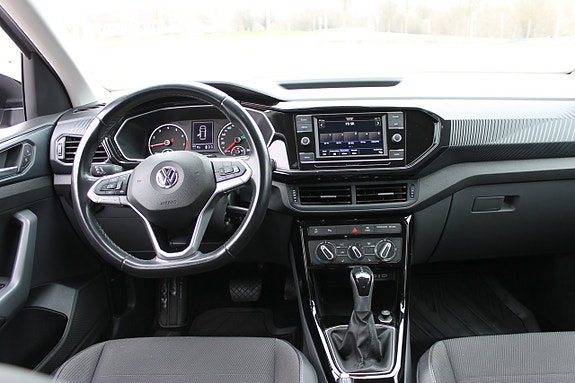Volkswagen T-Cross 5 of 9