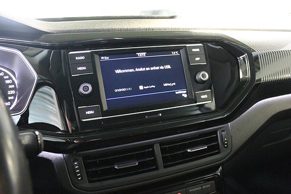 Volkswagen T-Cross 7 of 9