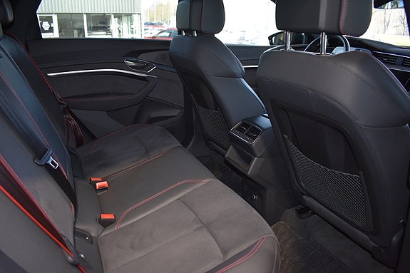 Audi Q8 e-tron 5 of 5