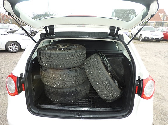 Volkswagen Passat 11 of 17