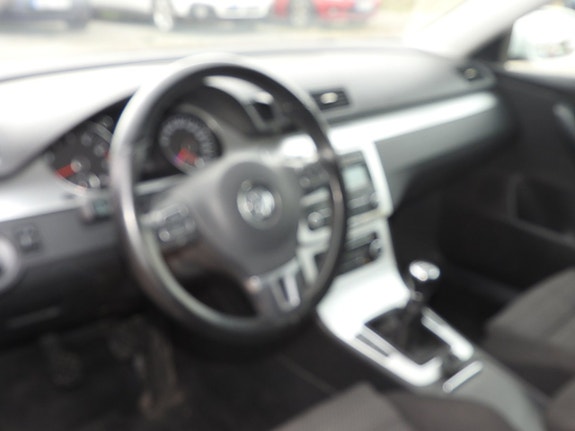 Volkswagen Passat 16 of 17