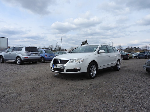 Volkswagen Passat 2 of 5