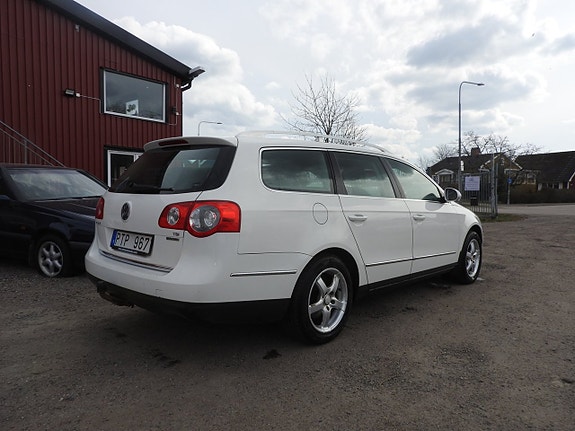 Volkswagen Passat 6 of 17