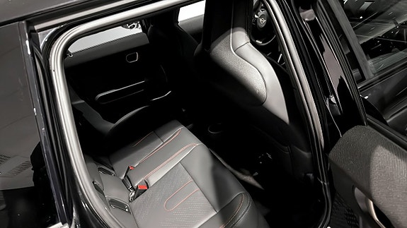 MINI Cooper S 5 of 5