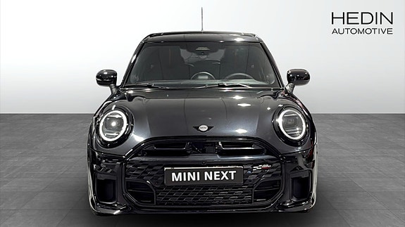 MINI Cooper S 8 of 12