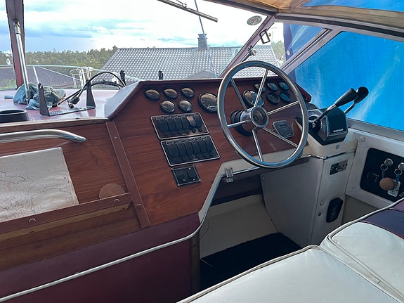 Sea Ray Sundancer 27 6 of 7