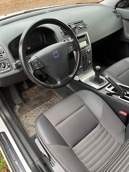 Volvo S40 3 of 5