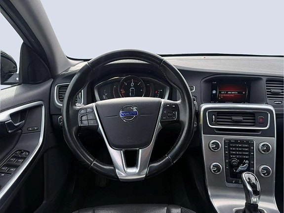 Volvo S60 Cross Country 10 of 21