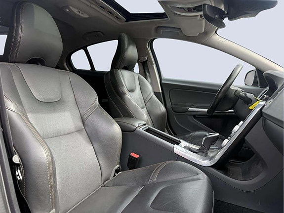 Volvo S60 Cross Country 19 of 21