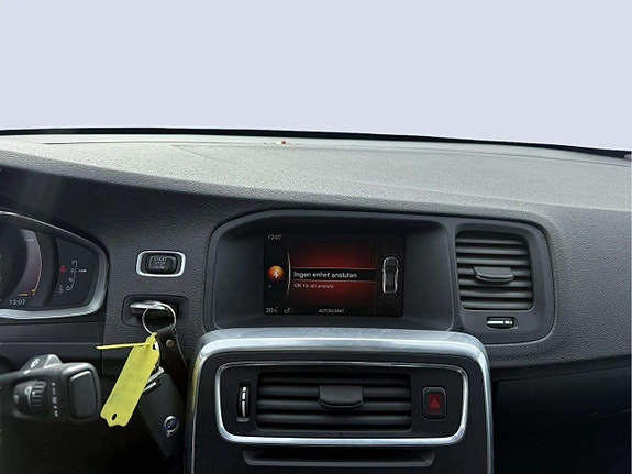 Volvo S60 Cross Country 16 of 21