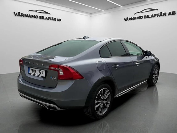 Volvo S60 Cross Country 4 of 21