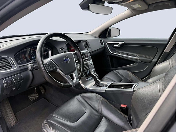 Volvo S60 Cross Country 9 of 21