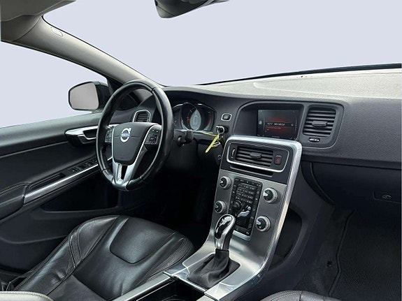 Volvo S60 Cross Country 21 of 21