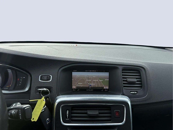 Volvo S60 Cross Country 14 of 21