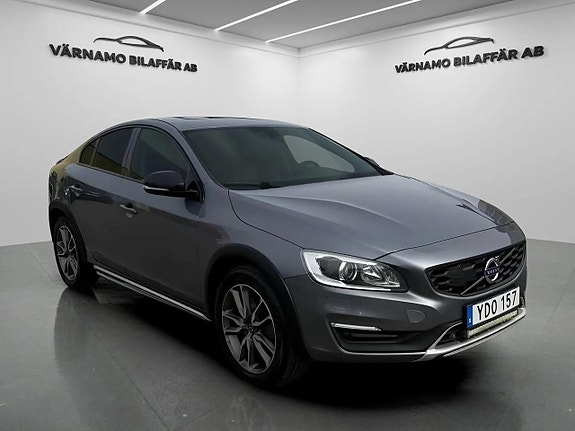 Volvo S60 Cross Country 6 of 21
