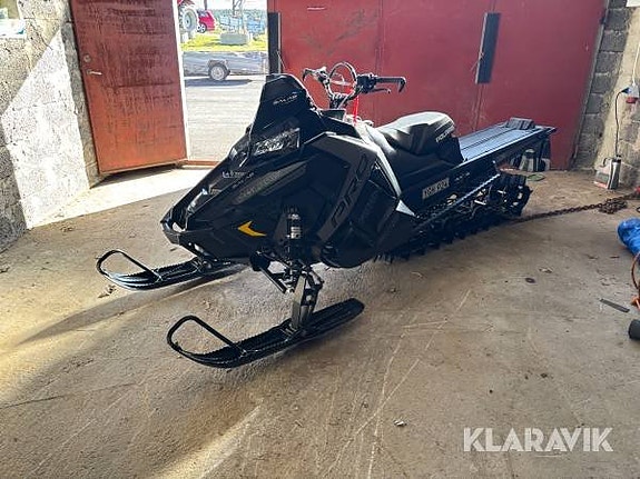Snöskoter Polaris PRO RMK 800