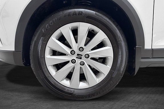 Seat Arona 2 of 5