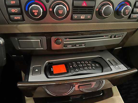 BMW 750i 14 of 21