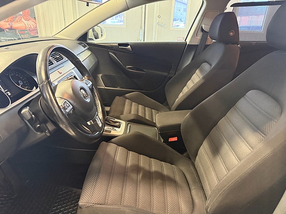 Volkswagen Passat 9 of 13