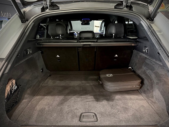 Mercedes-Benz EQE350 SUV 22 of 25