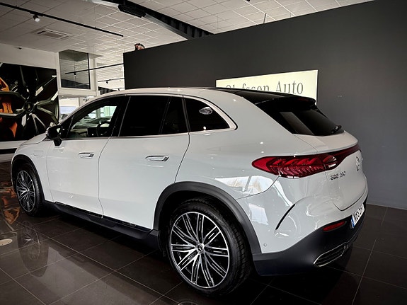 Mercedes-Benz EQE350 SUV 3 of 25