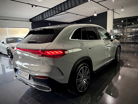 Mercedes-Benz EQE350 SUV 10 of 25