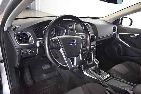 Volvo V40 7 of 13